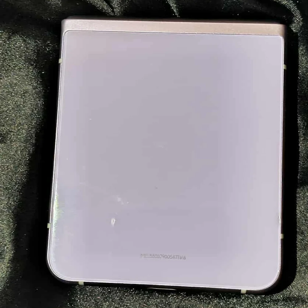 Samsung Galaxy Z Flip 3 - Lavender and Black